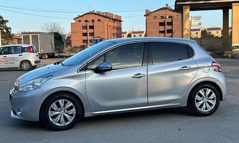 Peugeot 208 Puretech...