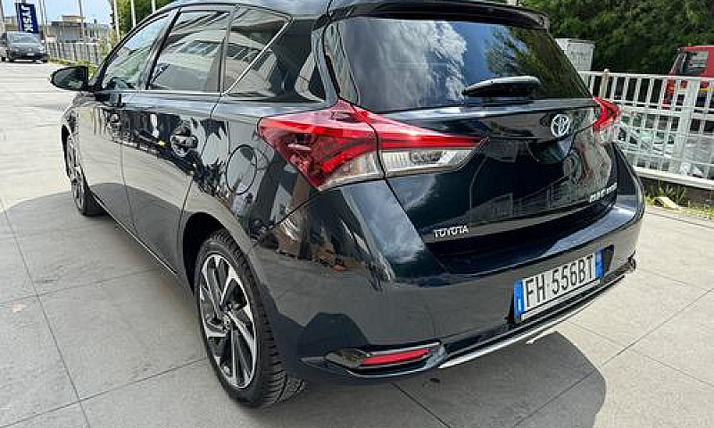 Toyota Auris 1.8 Hyb...