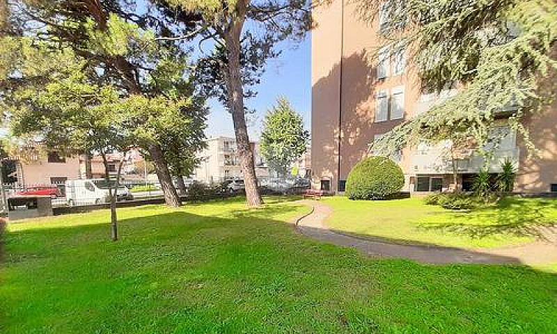 2 Locali A Gallarate...
