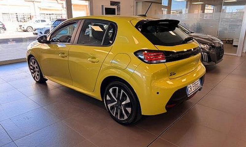 Peugeot 208 Puretech...