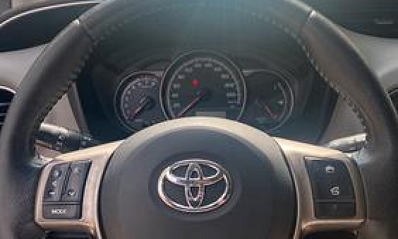 Toyota Yaris 2016...