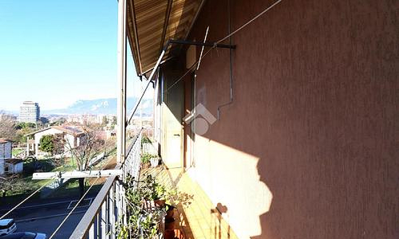 4 Locali A Terni...