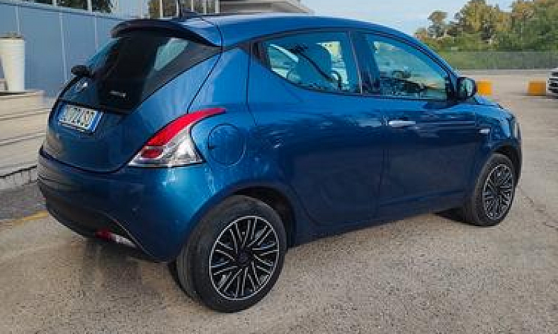 Lancia Ypsilon 1.0 B...