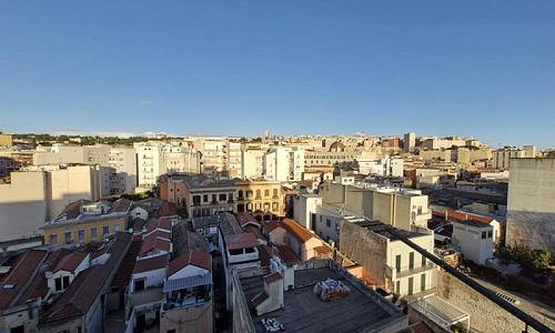3 Locali A Cagliari...
