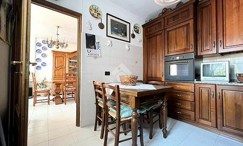 5 Locali A Alassio...