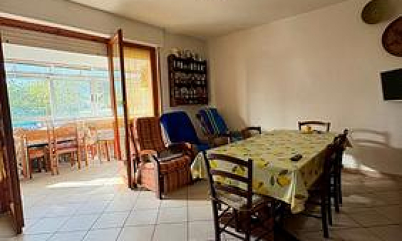 5 Locali Con Posto A...