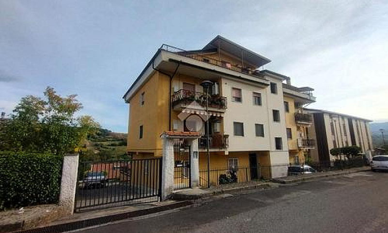 5 Locali A Castrolib...