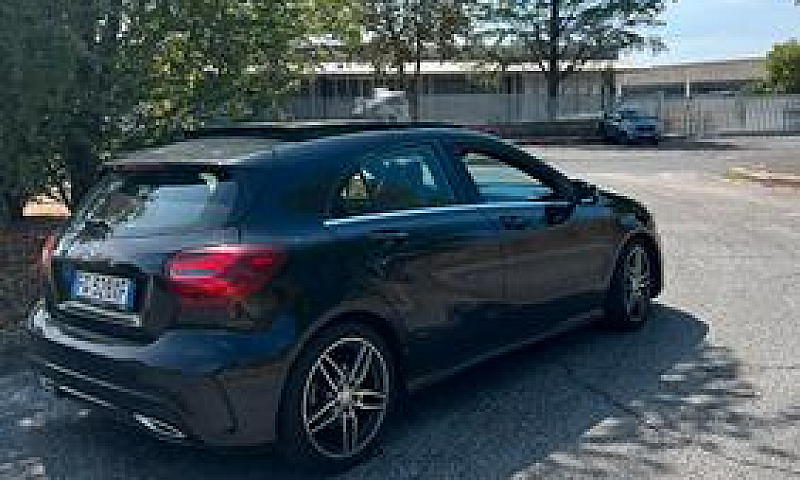 Mercedes A180D Premi...