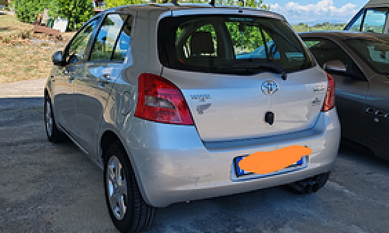 Yaris 1.4 D4D Navy...