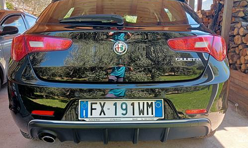 Alfa Romeo Giulietta...