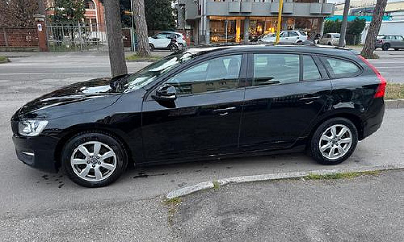 Volvo V60 D2 1.6 R-D...