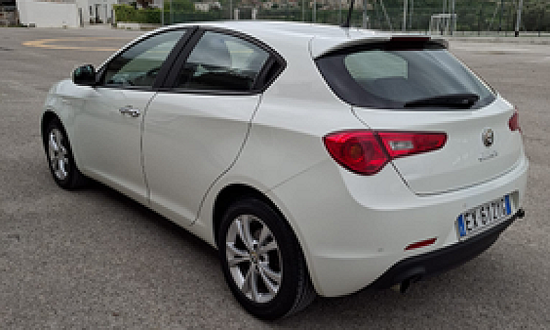 Alfa Romeo Giulietta...