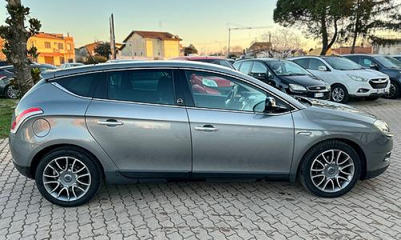 Lancia Delta 1.4 T-J...