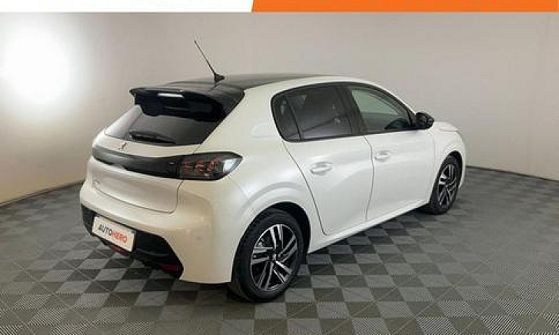 Peugeot 208 Pg07173...