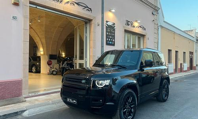Land Rover Defender ...
