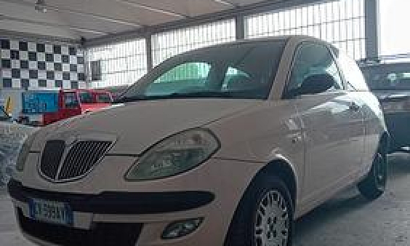 Lancia Ypsilon...