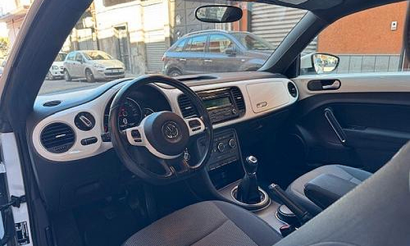 Volkswagen Maggiolin...