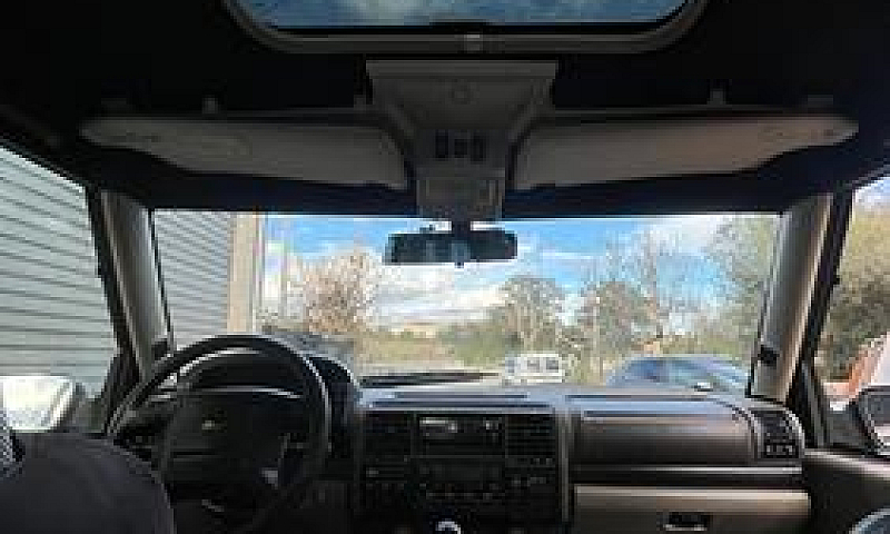 Land Rover Discovery...
