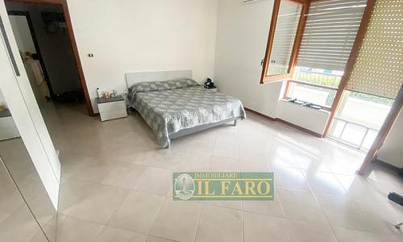Intero Fabbricato In...