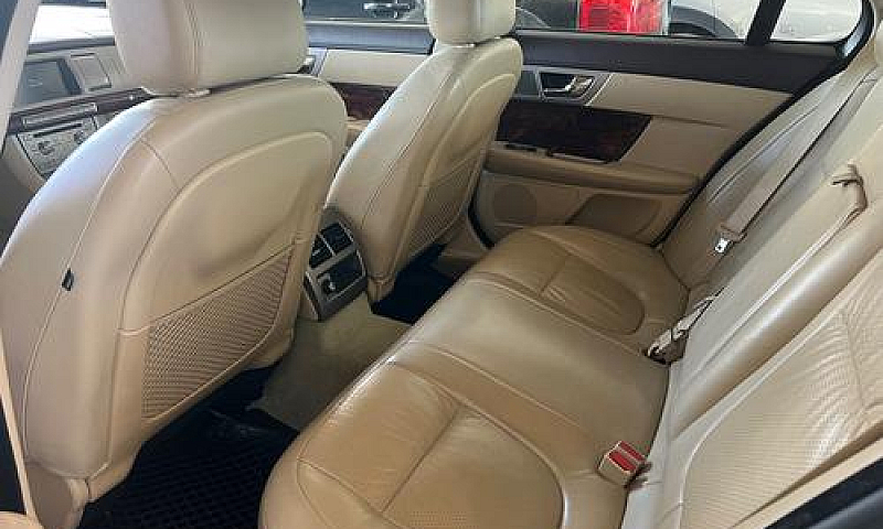 Jaguar Xf 3.0 D V6 P...