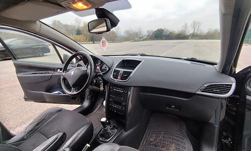 Peugeot 207...