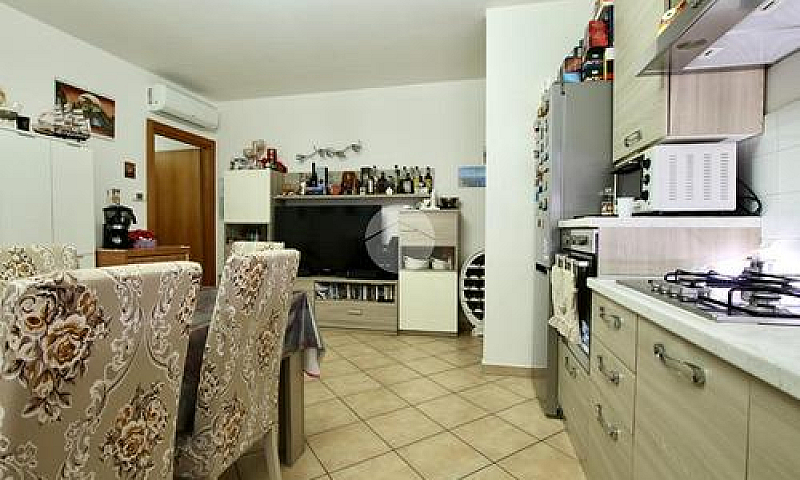 3 Locali A Savignano...