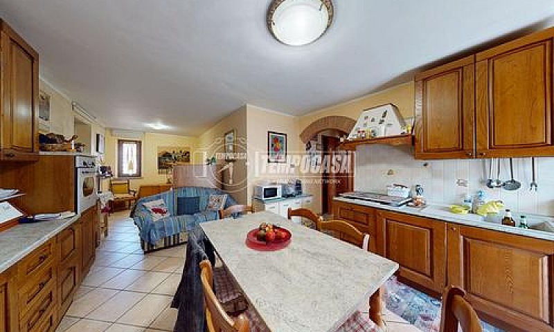 Porzione Di Villa Bi...