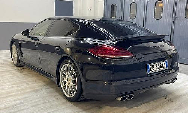 Porsche Panamera 4.8...