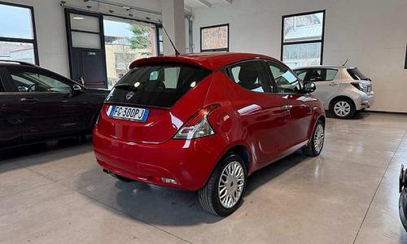 Lancia Ypsilon 1.3 M...