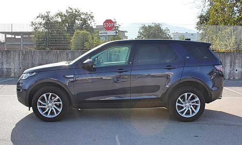 Land Rover Discovery...