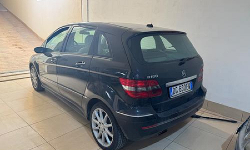 Mercedes-Benz B 180 ...