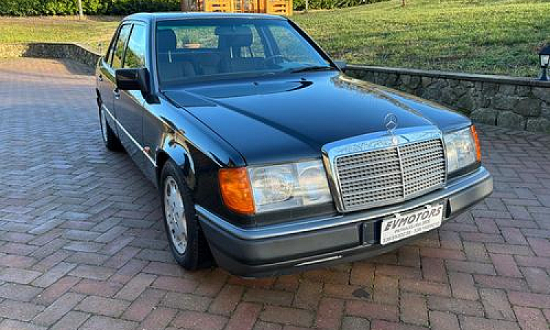 Mercedes-Benz E 200 ...