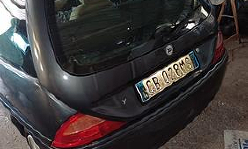 Lancia Y...