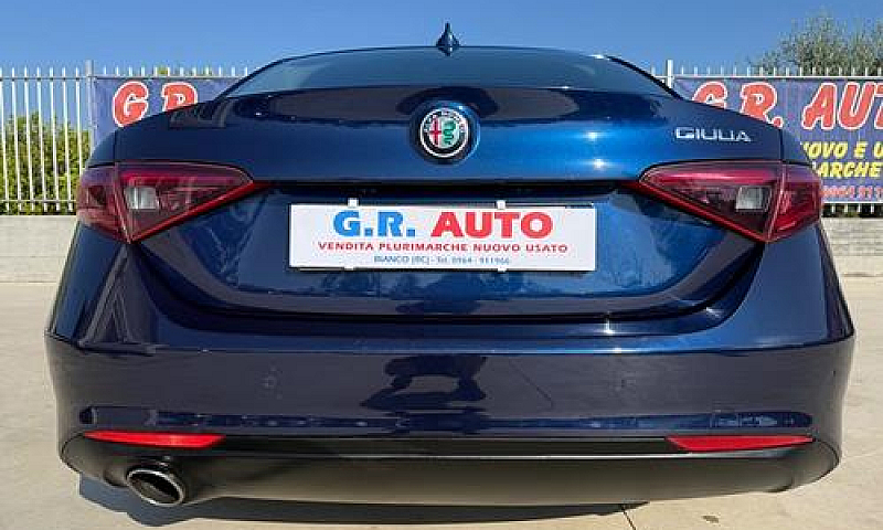Alfa Romeo Giulia 2....