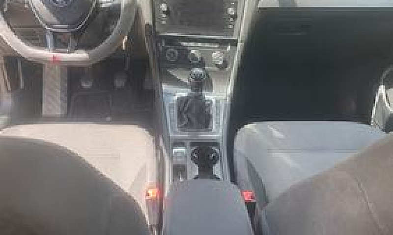 2017 Volkswagen Golf...