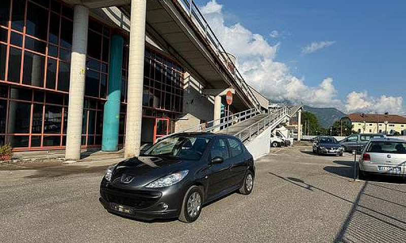 Peugeot 206 Plus 1.1...