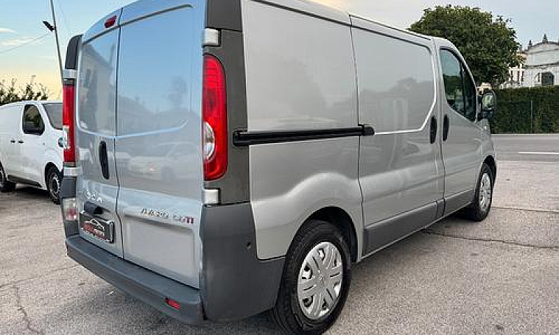 Opel Vivaro 27 2.0 C...
