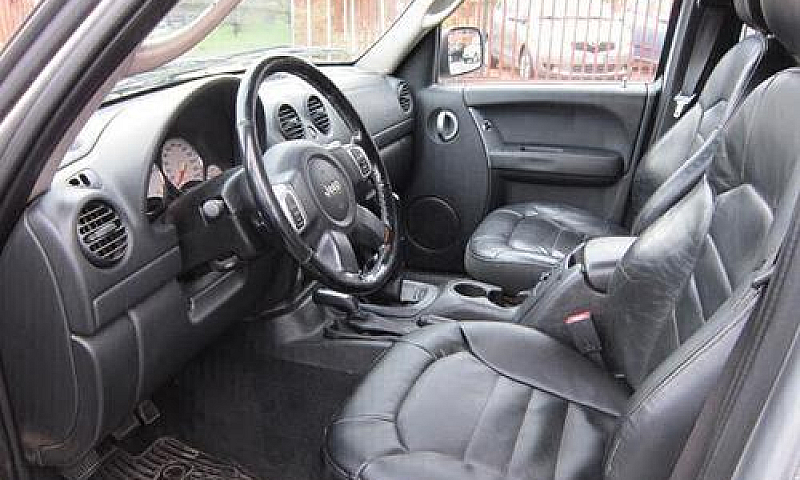 Jeep Cherokee 2.5 Cr...