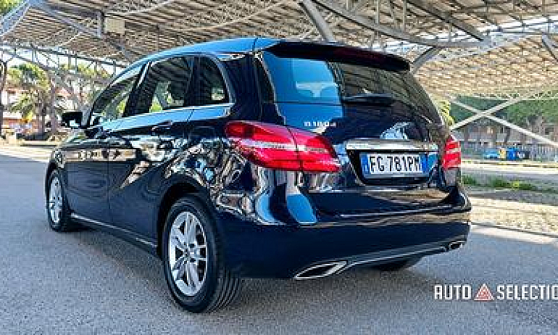 Mercedes Classe B. (...