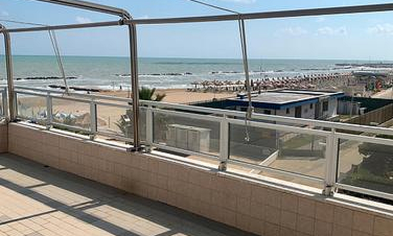 Fronte Mare Ampio Te...