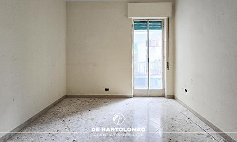 Via Cesare Battisti ...