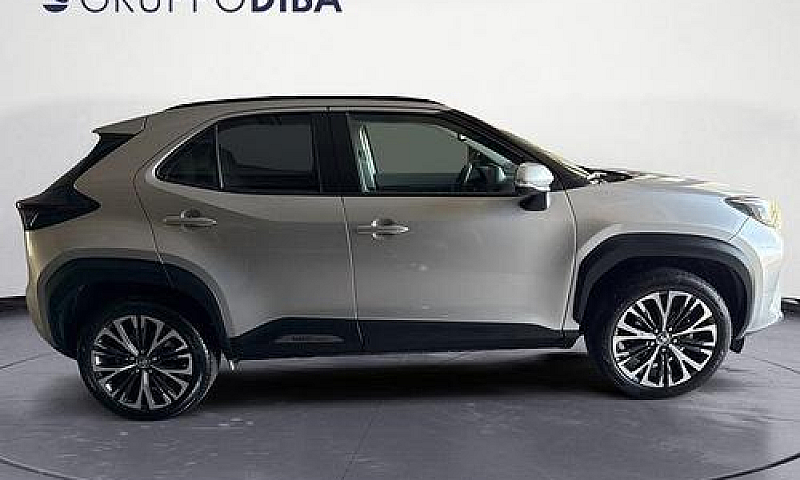 Toyota Yaris Cross 1...