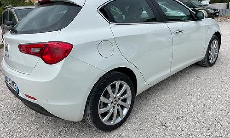 Alfa Romeo Giulietta...