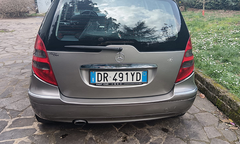 Vendo Mercedes Class...