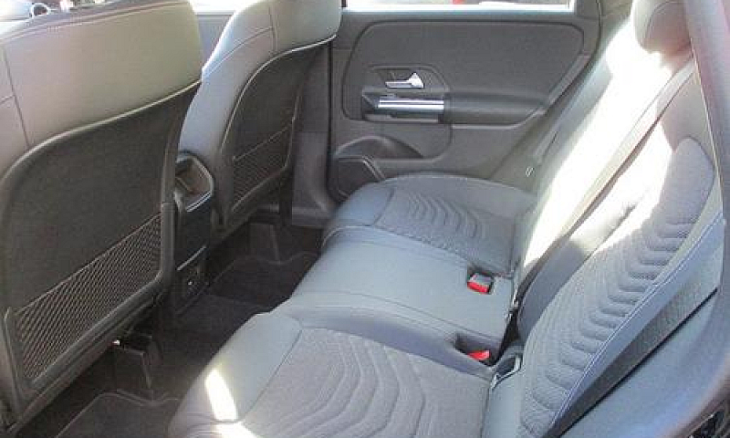 Mercedes-Benz B 180 ...