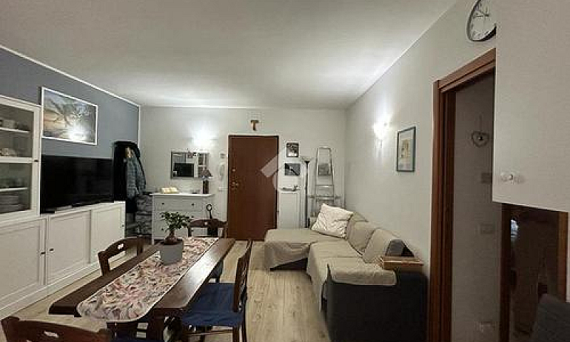 3 Locali A Perugia...