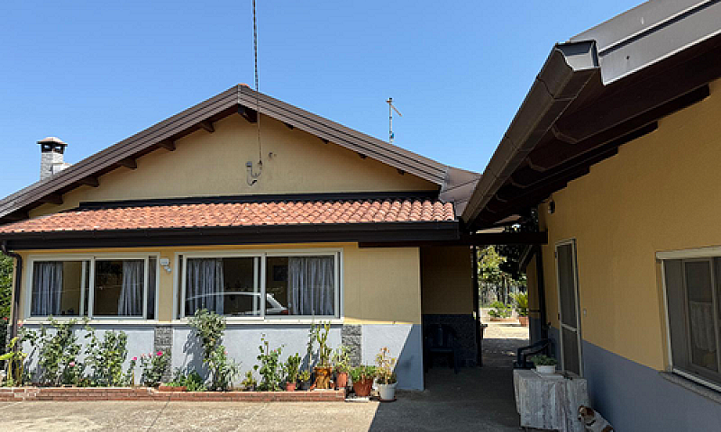 Casa In Periferia...
