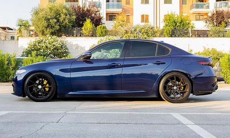 Alfa Romeo Giulia 2....