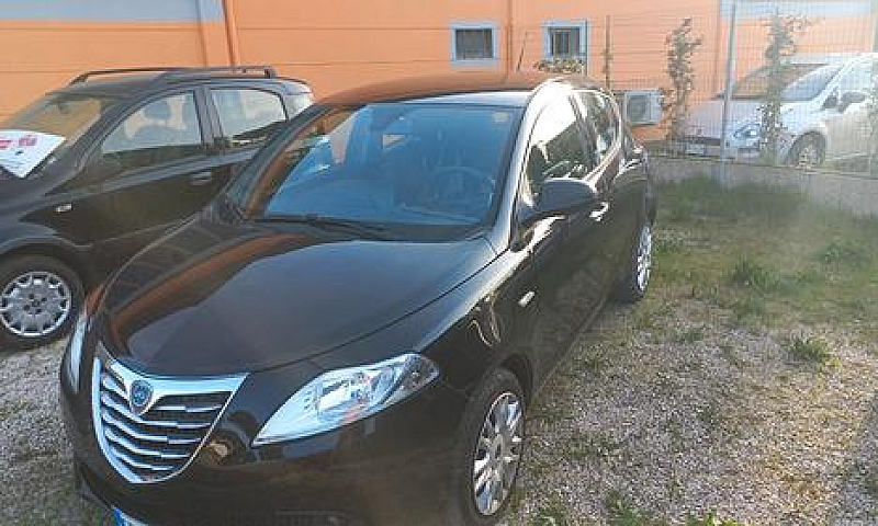 Lancia Ypsilon 1.2 6...