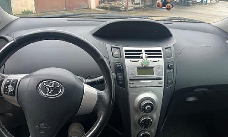 Toyota Yaris - 2006...